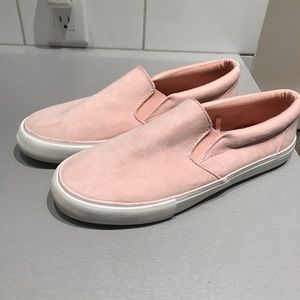 Women’s shoes